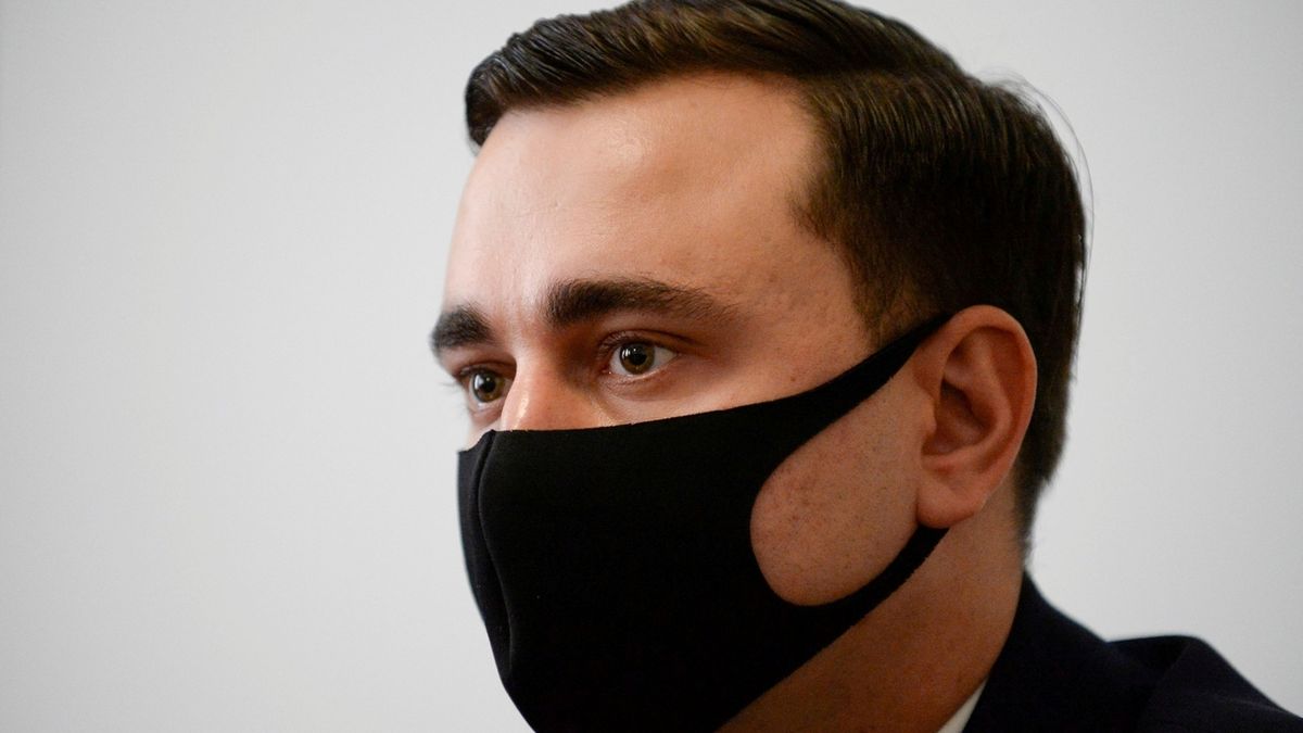 Navalného spolupracovník je na seznamu hledaných osob
